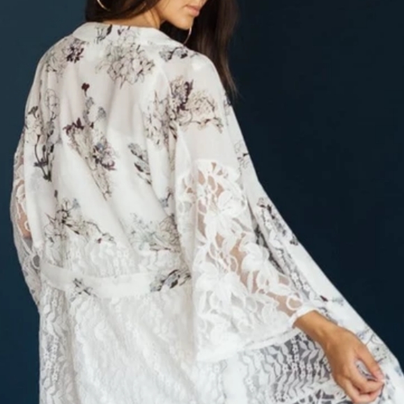 White Floral Sheer Lace Kimono - Picture 3 of 5